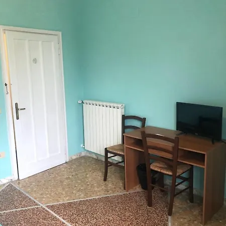 Leandro Bed Guest house